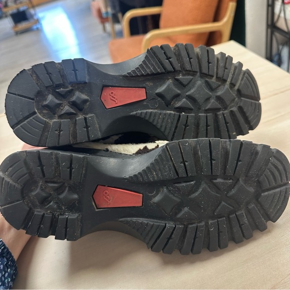 Donald J Pliner Cowhide Lug sole shoes - Picture 7 of 13